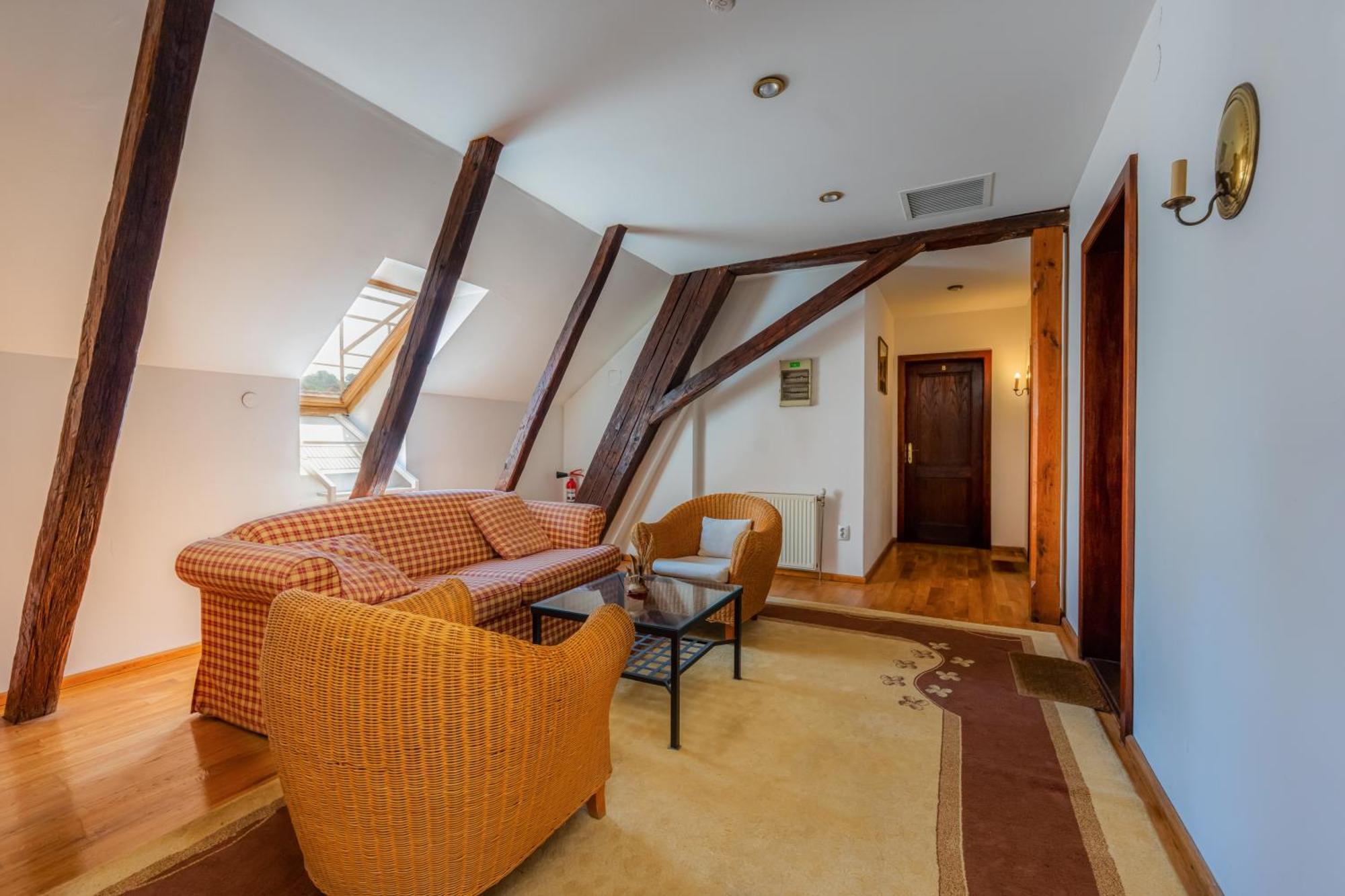 Отель Casa Cu Cerb Сигишоара Экстерьер фото
